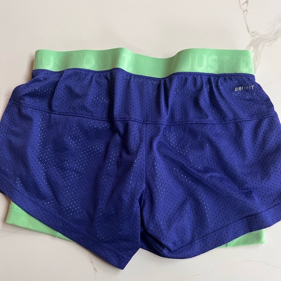 Nike DRI FIT training shorts - Picture 4 of 6